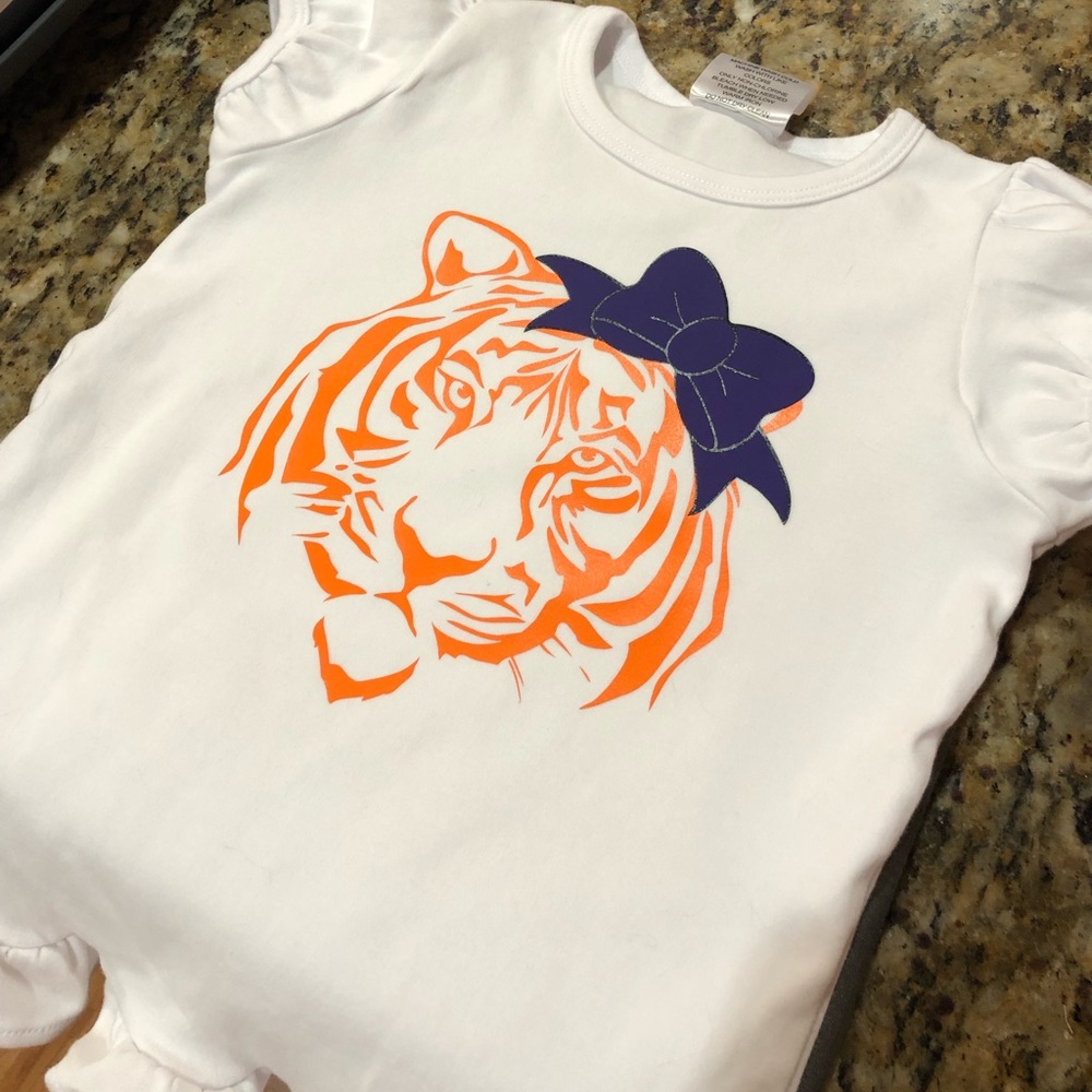 Tiger with Bow Ruffle Tee - Picture 3 of 4